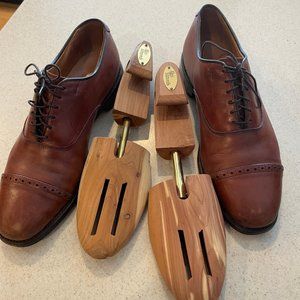 Allen Edmonds Byron Style Size 9.5 D with cedar shoe trees